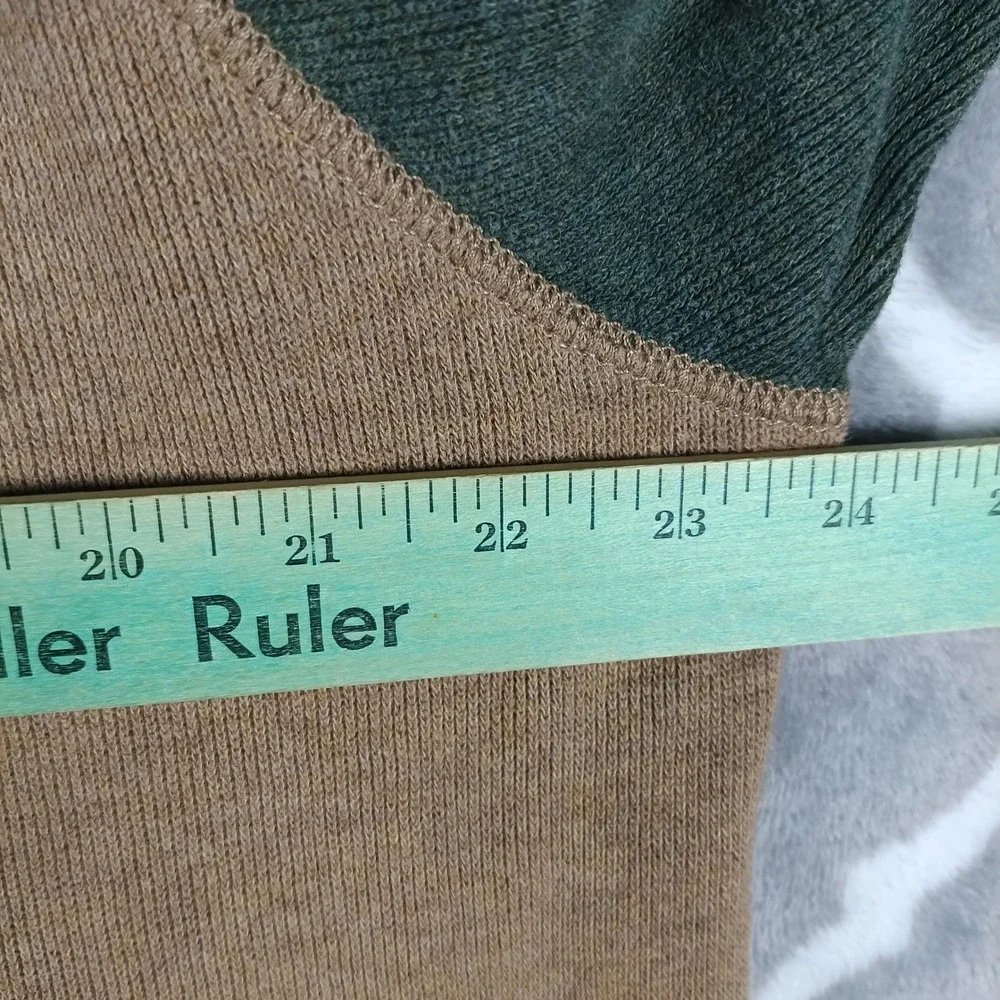 Banana Republic Long Sleeve T-shirt Men L Brown Green Colorblock V-Neck Ribbed